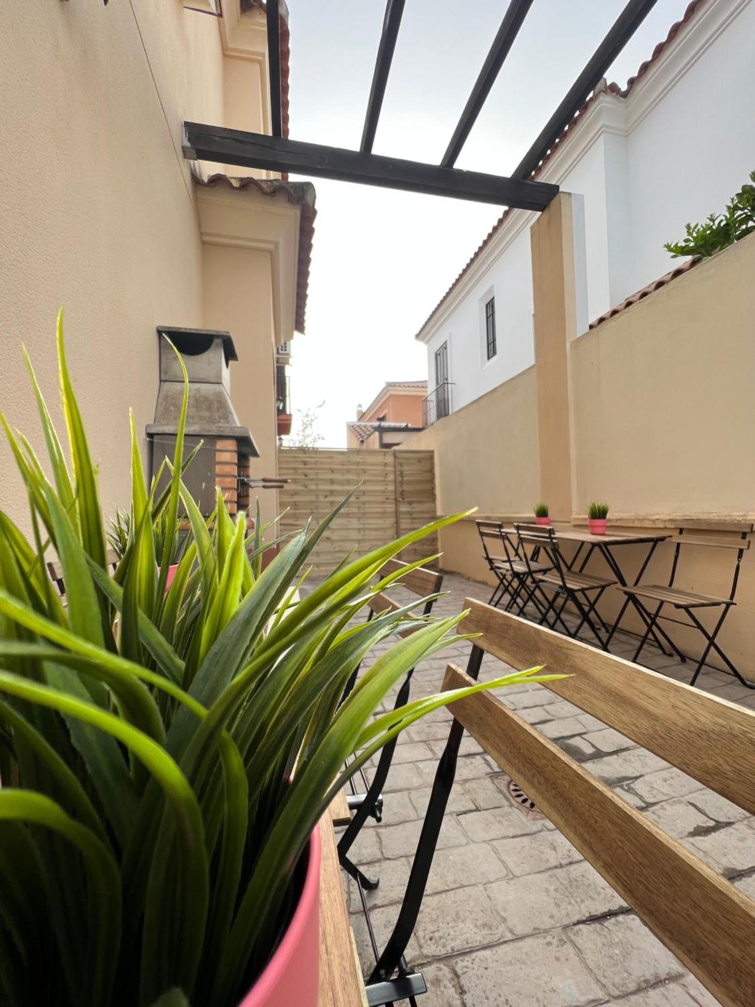 Apartamentos Sevilla Deluxe Rosales Los Rosales  Екстер'єр фото