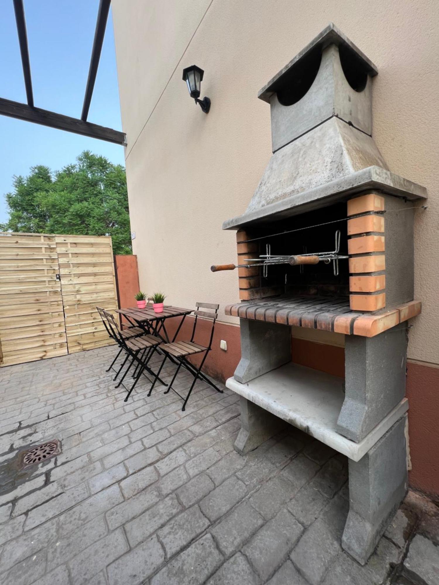Apartamentos Sevilla Deluxe Rosales Los Rosales  Екстер'єр фото